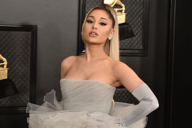 Ariana Grande announced she’s Engaged to Dalton Gomez as she shows off stunning sparkler