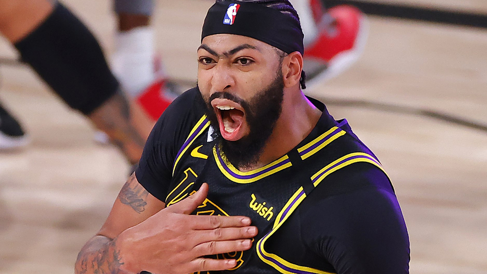 Free agent Anthony Davis remains unsigned to his new contract with the Lakers
