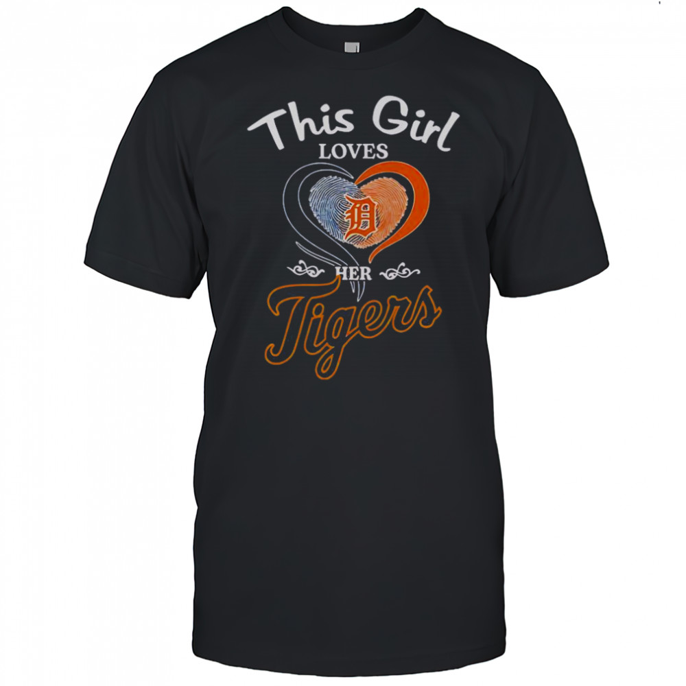 Detroit Tigers This Girl Loves Her Heart Fingerprint T-Shirt