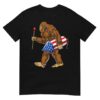 Bigfoot Fireworks 4th of July Men Sasquatch American Flag US T-Shirt