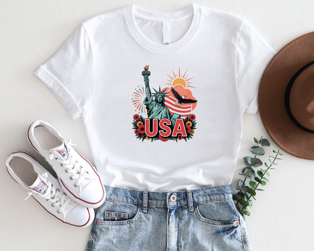 USA Liberty Vintage T-Shirt  4th of July Statue of Liberty & Eagle Tee
