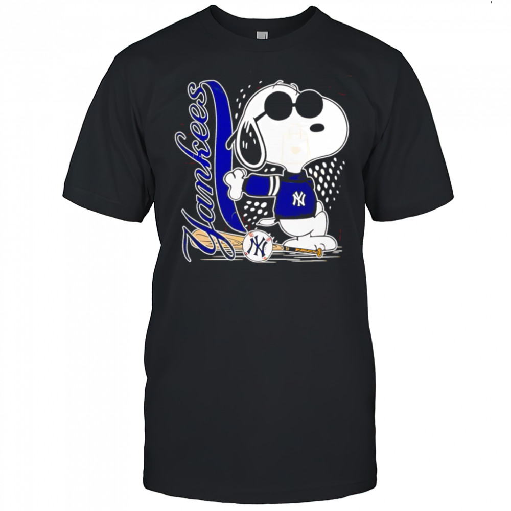 New York Yankees Snoopy pose shirt