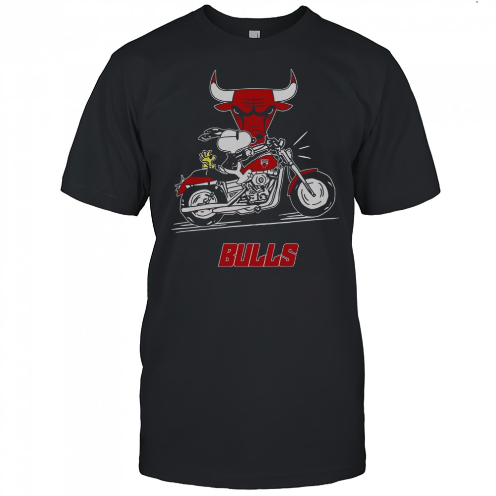 Snoopy And Woodstock Driving Motorbike Chicago Bulls T-Shirt