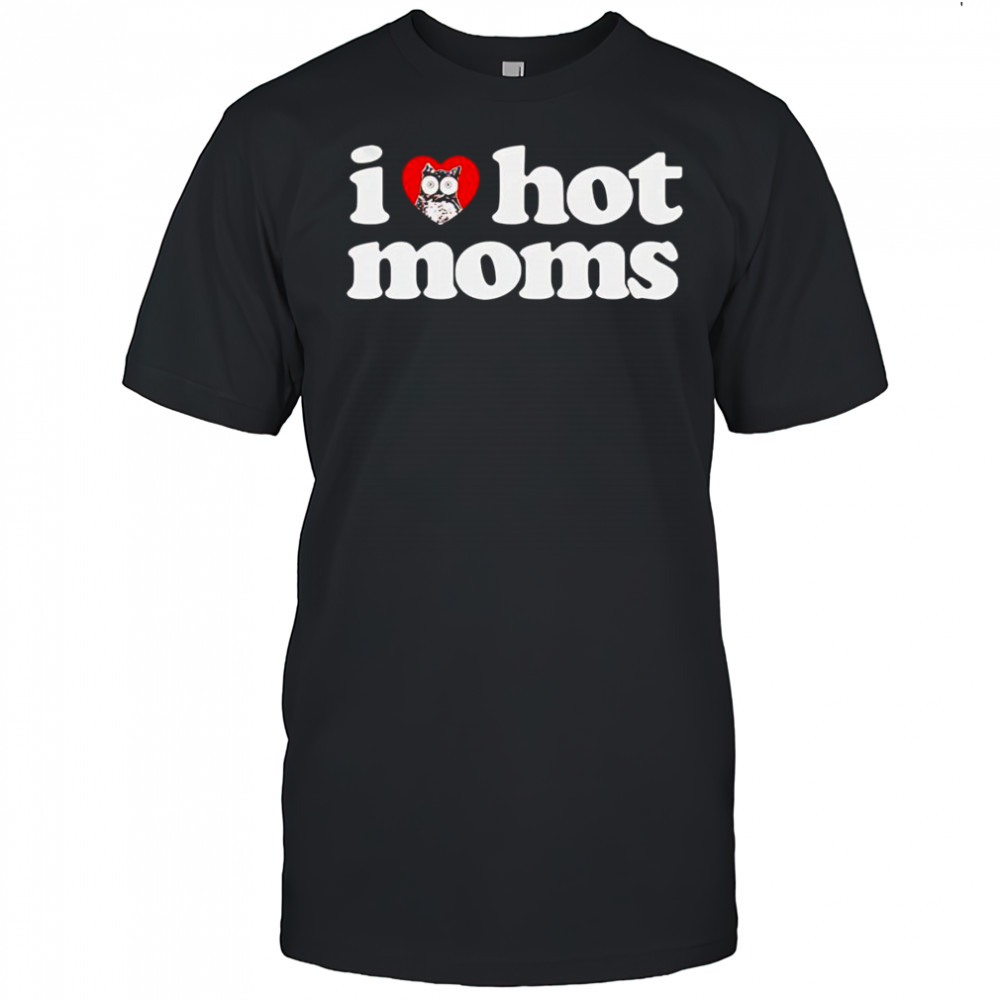 I Love Hot Moms x Hooters shirt