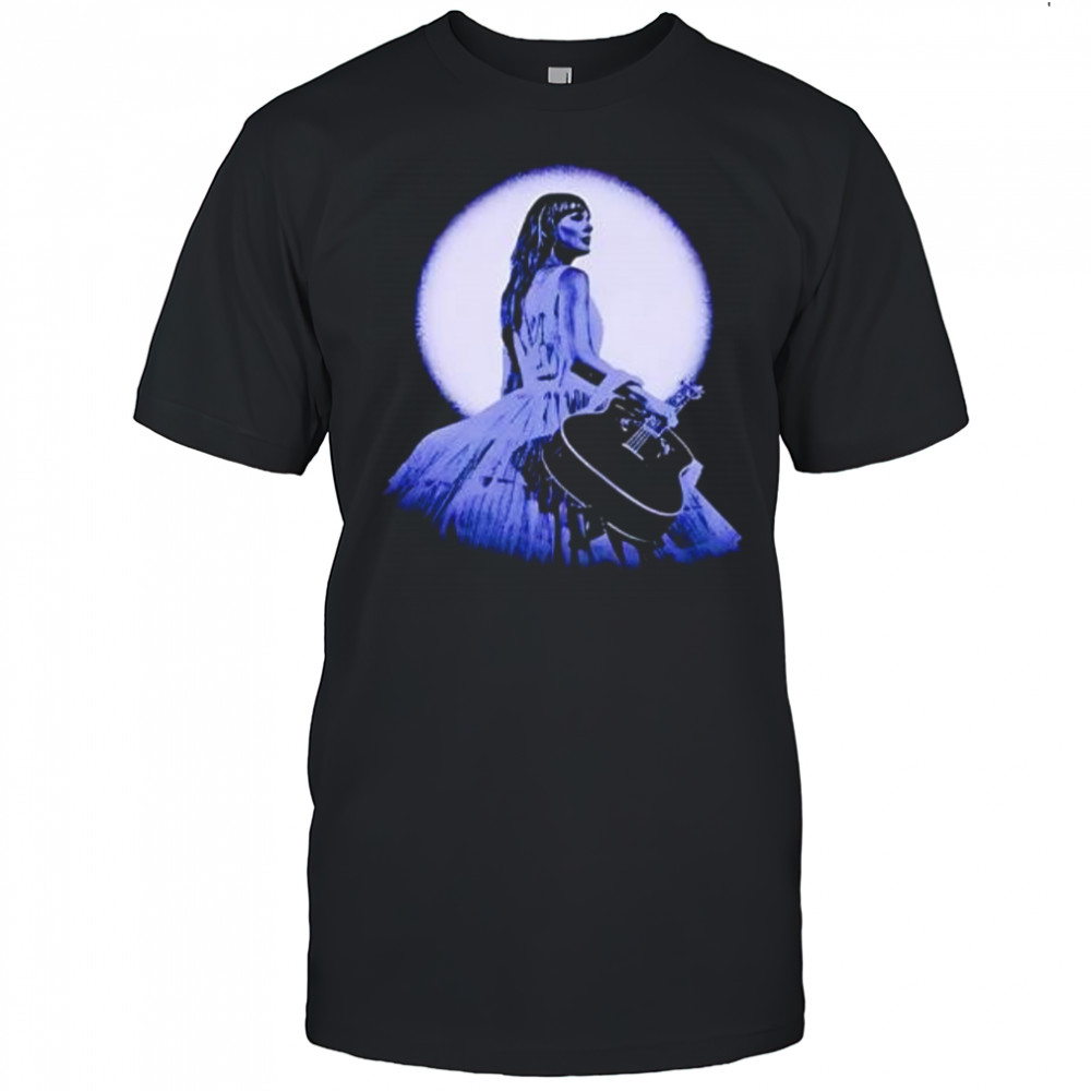 Swift holding guitar moon classic shirt