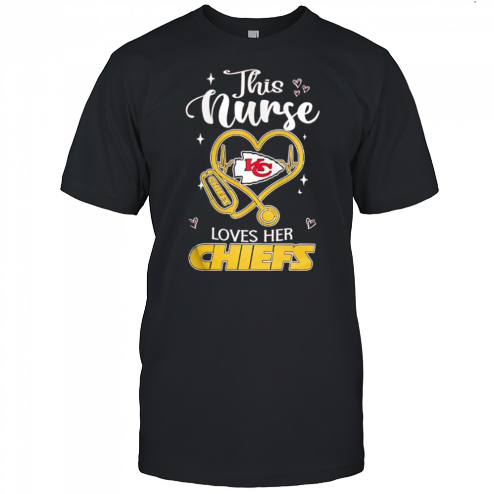 This nurse love her Kansas City Chiefs shirt