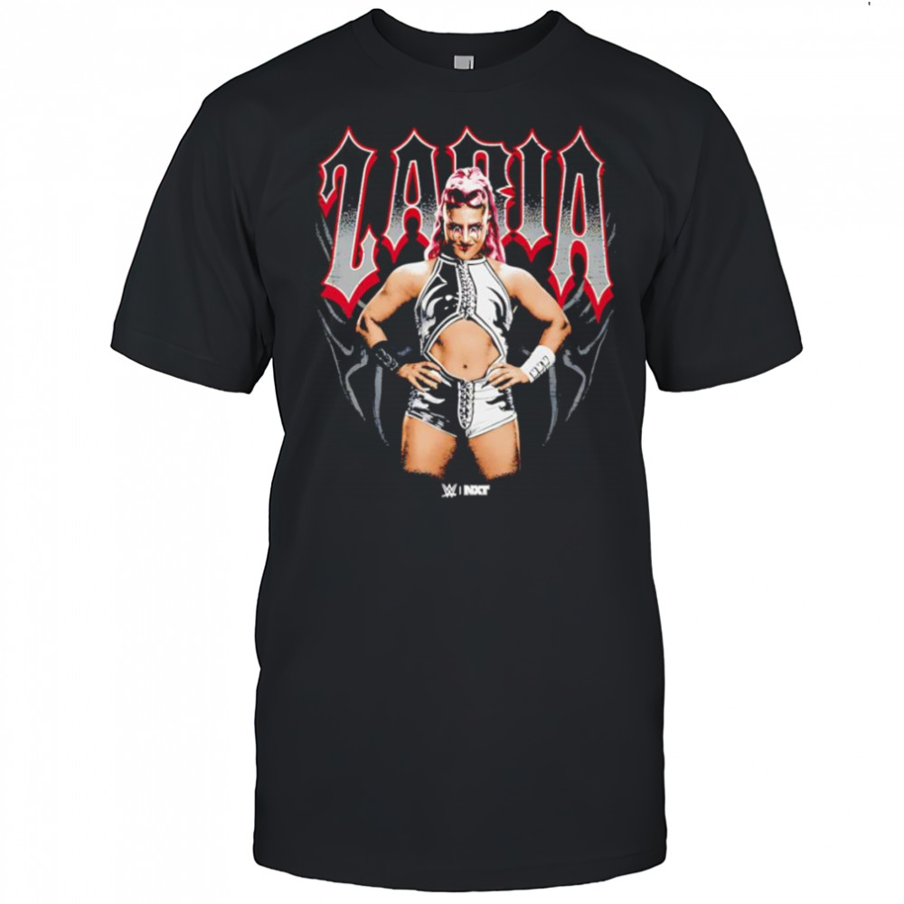 Zaria Grunge pose retro shirt