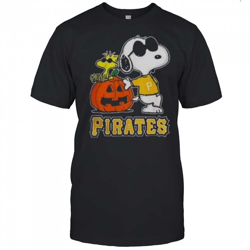 Awesome Snoopy Pittsburgh Pirates MLB Pumpkin Halloween Peanuts Cartoon 2025 T-Shirt