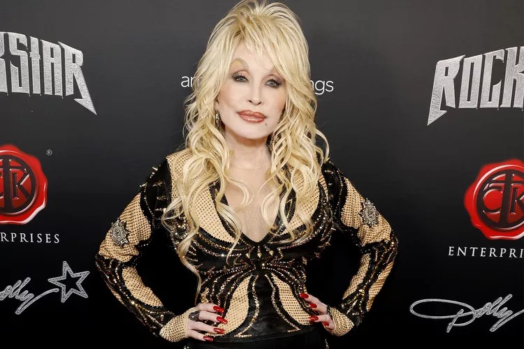 Dolly Parton's Sister Says She 'Was Up All Night Praying' After the Country Icon 79 Postponed Shows amid Health Issues