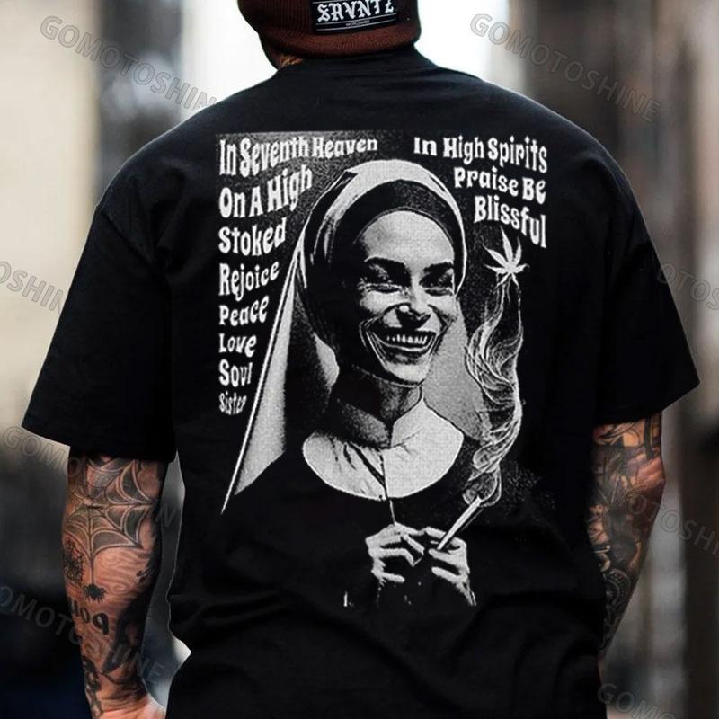 In Seventh Heaven Smoking Nun Print Men's T-shirt