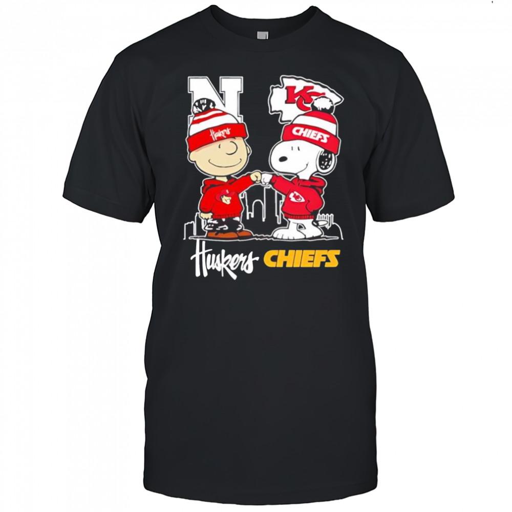 Snoopy & Charlie Brown fist bump Nebraska Huskers x Kansas City Chiefs shirt