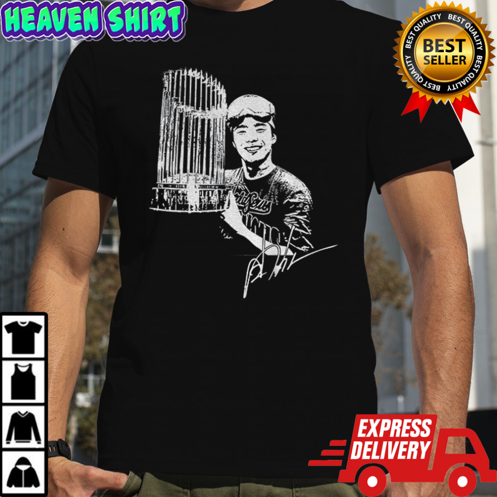 Yoshinobu Yamamoto Champions Celebration holding Cup Los Angeles Dodgers MLB player signature shirt