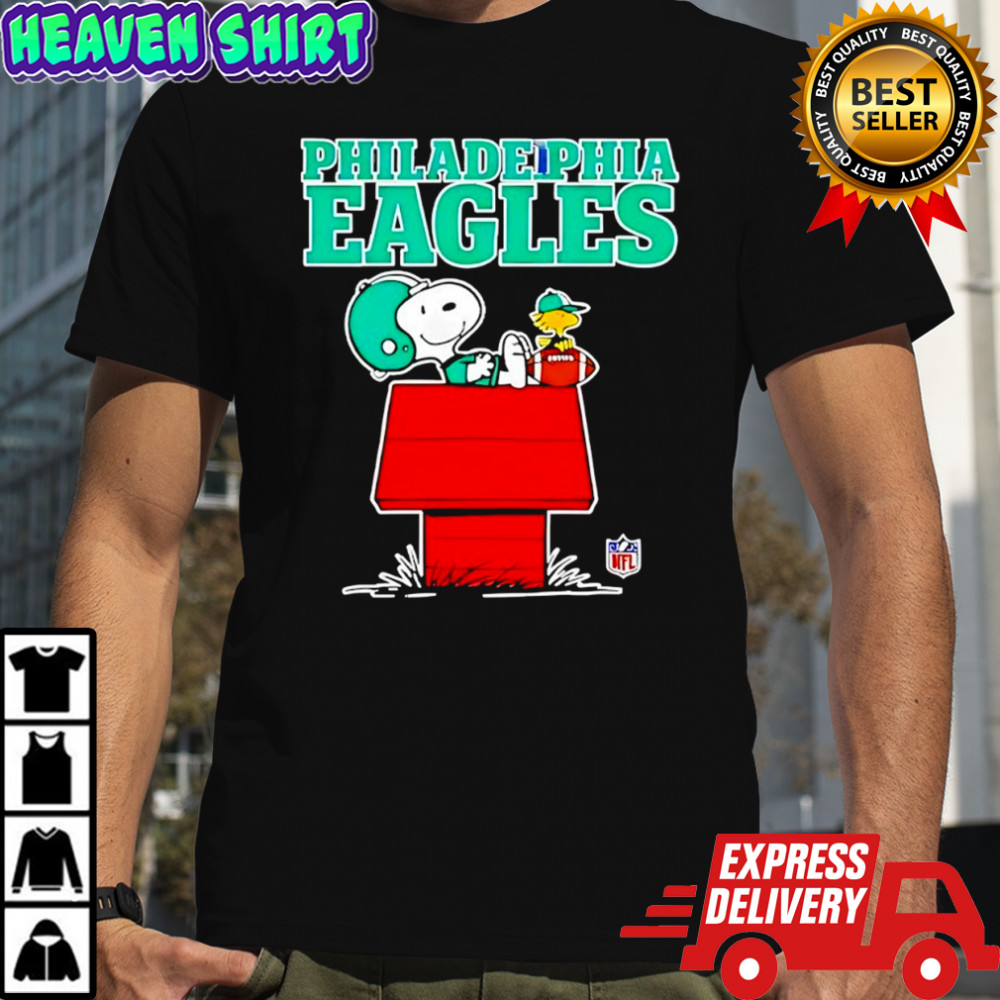 Philadelphia Eagles Snoopy chilling with football Peanuts style shirt